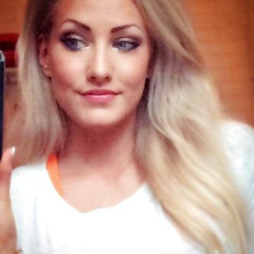 Chloe56 from California,United States